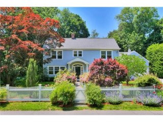 4 bedroom House For Sale: 9 LAKESIDE..