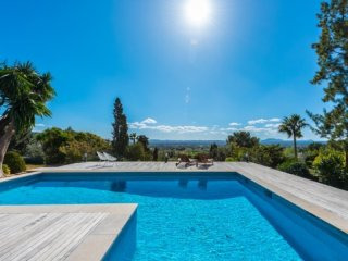 Family House With Privacy And Views..