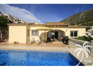 Located just a short drive from the beach of El Portet..