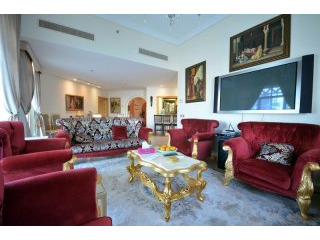 Luxury furnished cozy apartment on the..