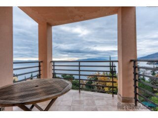 ** PRODAJE SE STAN U OPATIJI – 52 m², PANORAMSKI POGLED NA