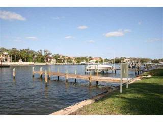 3 bedroom Residence For Sale: North..