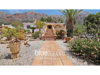 Beautiful 5 Bedroom 4 Bathroom Villa..
