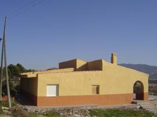 COUNTRY HOUSE