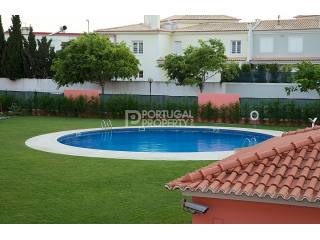 Home 700 Meters From the Beach in Oeiras