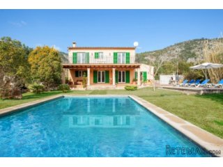 Magnificent finca built in 2005, located in Vall..