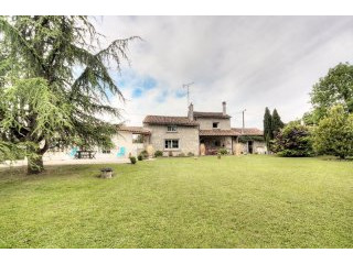 Character House With Purpose-Built B&b..