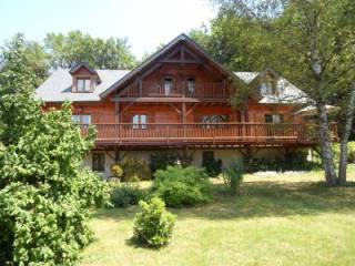EXCEPTIONAL CHALET-STYLE 5 BED..