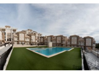 Townhouse with 3 bedrooms and 1 bathroom just 200 meters..