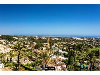Penthouse for sale in Nueva Andalucia..