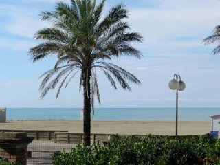Villa At The Seafront Of Marina Of..