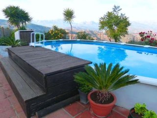 4 bedroom, 4 bathroom Villa, (build 180..