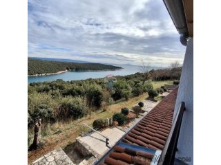 Istra,Duga uvala-novorenovirana garsonjera,1.red do mora