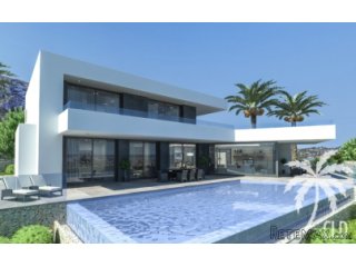 Design Villa on a superb plot of 1,586m2 with lovely sea..