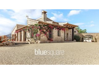 Stunning finca with fantastic mountain..