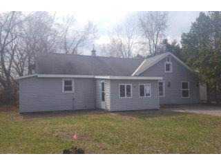 22 Pine St Queensbury, NY, 12804 Warren..