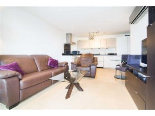 2 bed apartment in Ocean Village