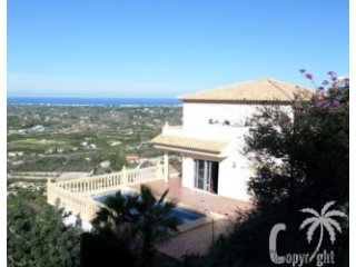 Beautiful Villa built 2006 in straight lines with..