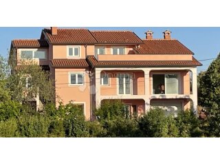 VELIKA KUĆA 647 m2 (prizemlje + kat + mansarda)