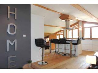 A beautifully renovated 4 bed penthouse..