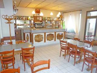 Hotel - Bar - Restaurant (Licence Iv)..