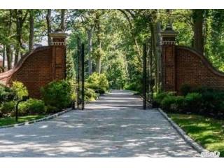1 Hastings Rd Old Westbury, NY 11568