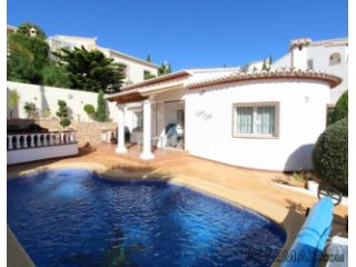 Well presented villa, located in the area of Cumbre del Sol..