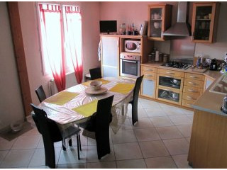 Sale House Saintes (17100)