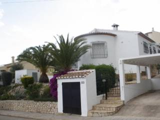 2 Bedrooms - Villa - Alicante - For Sale