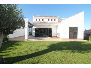 3 Bedrooms - Villa - Alicante - For Sale