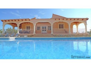 This stunning and impressive villa on one level for sale is..