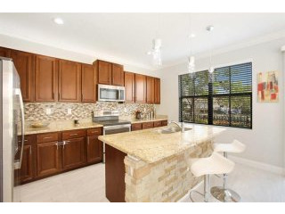3 bedroom Residence For Sale: Pompano..