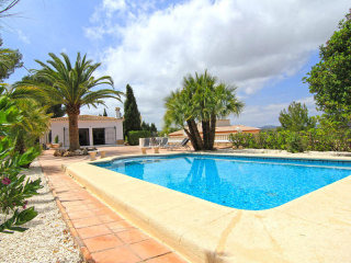 3 Bedrooms - Villa - Alicante - For Sale