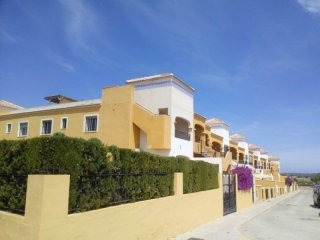 3 bedroom, 1 bathroom Apartment, Los..