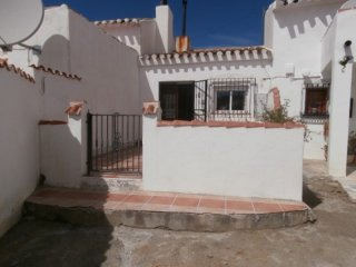 Town House / Village House in Oria
