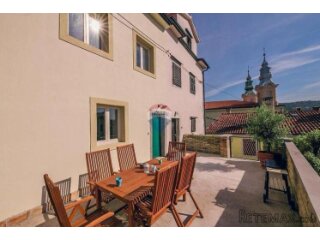 Opatija, Volosko- šarmantna kamena vila blizu mora
