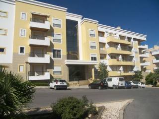 3 BED APARTMENT WITH GARAGE.
