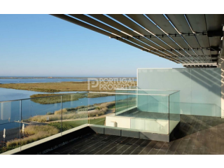 Stunning Luxury Frontline Penthouse..