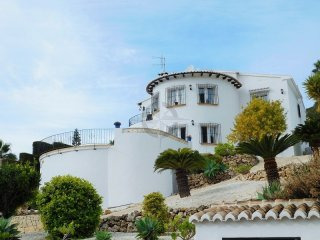 Gorgeous Large Villa With Sea Views In..