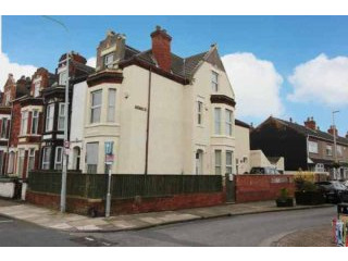 5 bedroom, End Of Terrace House house..