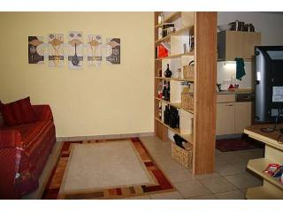 Cosy 1-bedroom holiday apartment near..