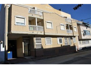 GROUND FLOOR APARTMENT WITH 75M2 TERRACE