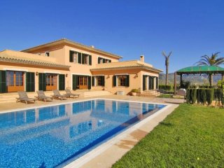 Stately Property Near Palma