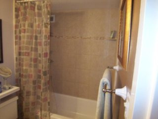 600 Parkview Drive #1106 Hallandale..