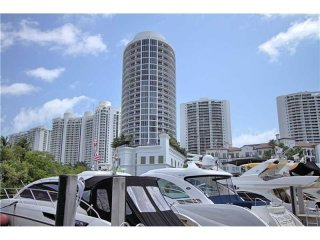 3 bedroom Flat For Sale: 4100 Island..