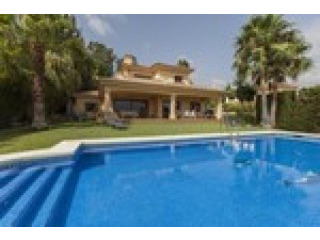 4 Bedrooms - Villa - Malaga - For Sale