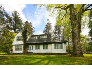 6 bedroom House For Sale: 2 1/2 Leonard..