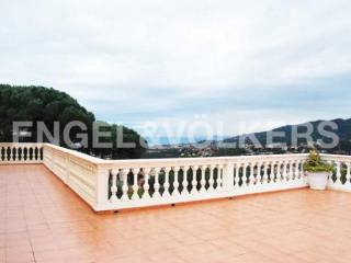 Large property with sea views, Costa BCN