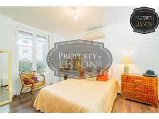 T3 Lisbon Apartment for Sale, Avenida..