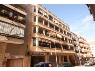 Penthouse located close to the promenade of Guardamar! The..